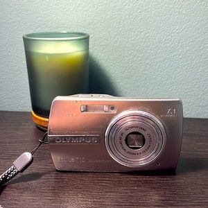 Olympus 710